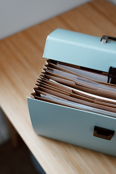 locking accordion file container light blue